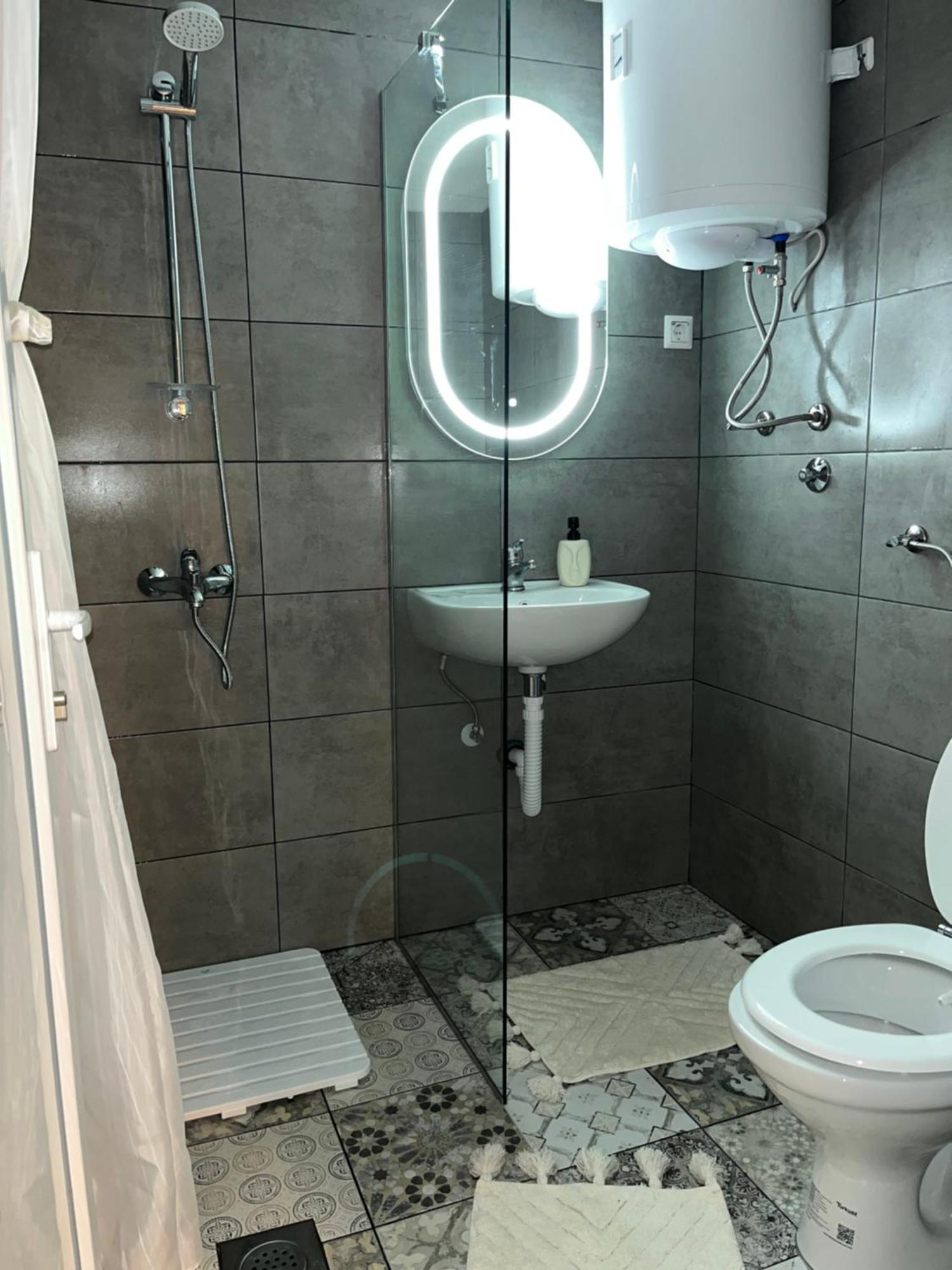 Studio Apartman Azra Kulen Vakuf Exterior foto