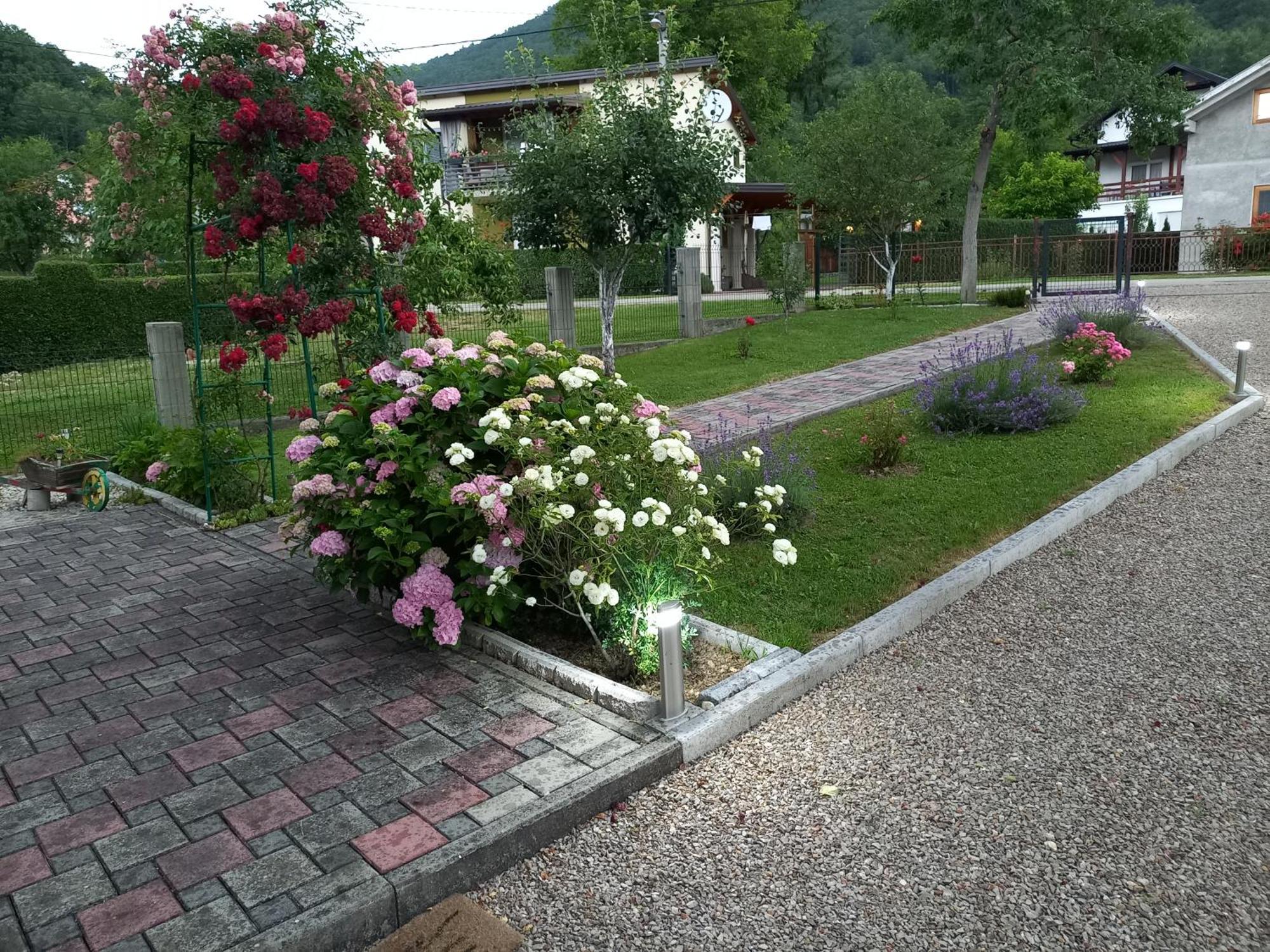 Studio Apartman Azra Kulen Vakuf Exterior foto