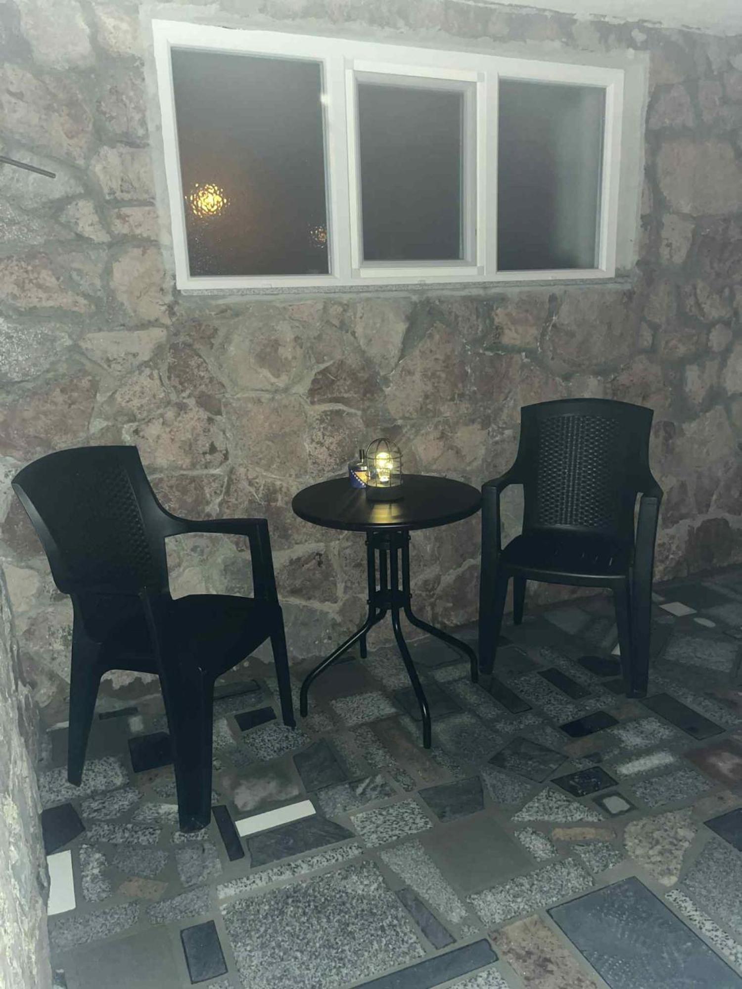 Studio Apartman Azra Kulen Vakuf Exterior foto
